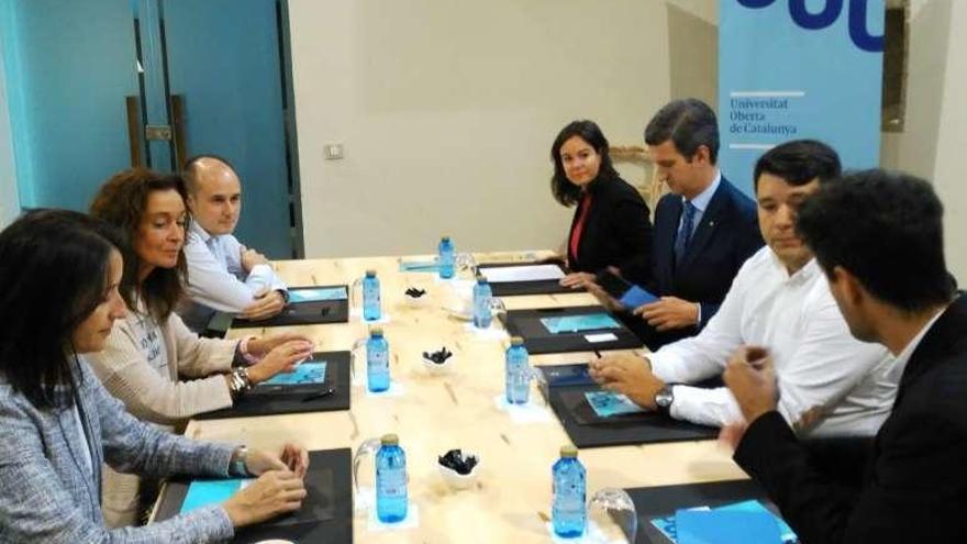 Un momento de la mesa redonda, ayer, en Santiago.