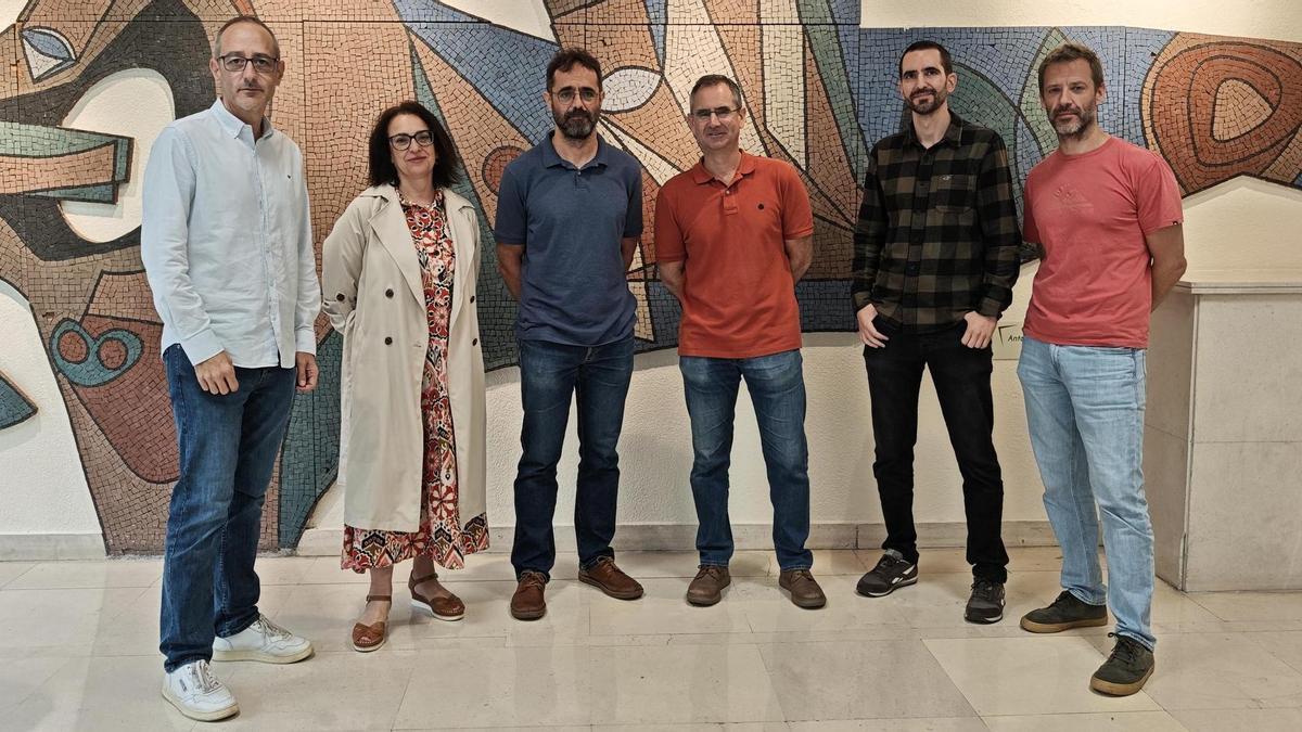 Los autores del estudio: de izquierda a derecha, De izquierda a derecha, Carlos López Fernández, Gabriela Fernández Viejo (investigadora principal), Sergio Llana Fúnez (investigador principal), Juan Manuel González Cortina, Jorge Acevedo Sánchez y Miguel Gutiérrez Medina.