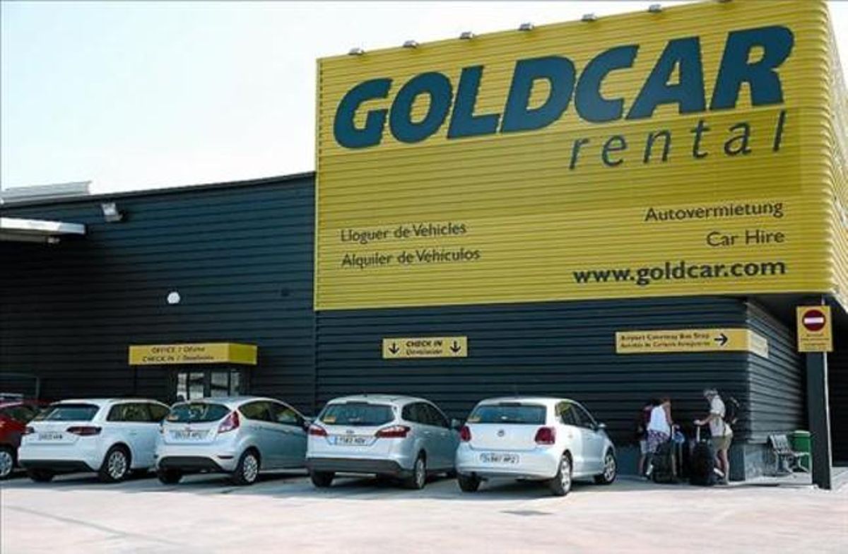 Base de Goldcar a l’aeroport de Barcelona, ahir. Base de Goldcar a l’aeroport de Barcelona, ahir.