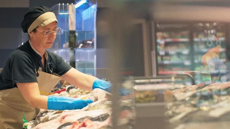 El 80% de la població veu la feina en un supermercat com un ofici d’últim recurs