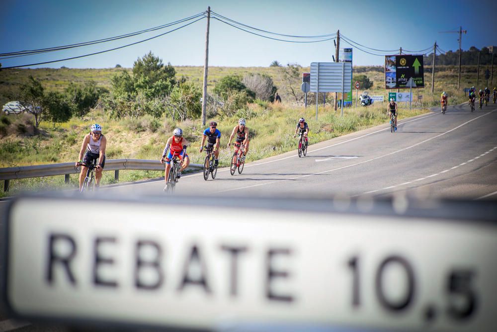 Gustavo Rodríguez y Anna Noguera ganan el Triatlón