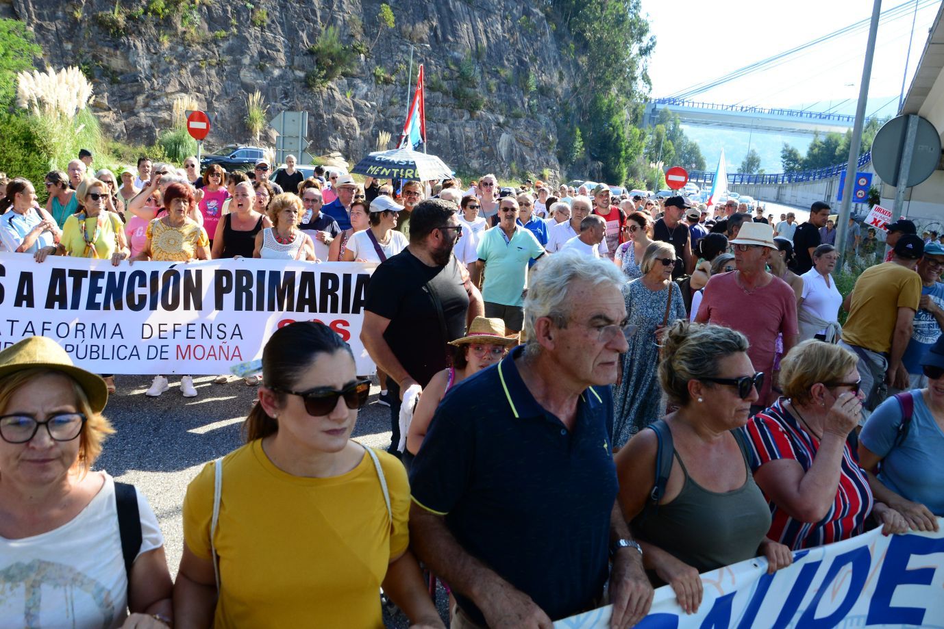 Moaña planta el grito en la calle: "Coa nosa saúde non se xoga"