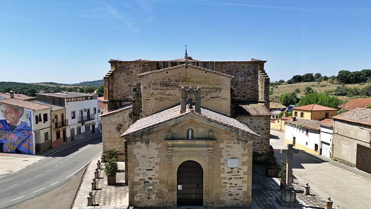 Imagen de la iglesia y calles de Calzadilla.