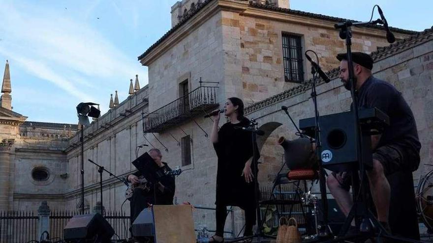 Arranca la XXV Muestra de Folclore en la Catedral