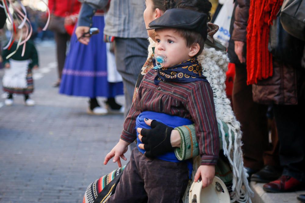 «Les Pastoretes» adoran al Niño en Alcoy