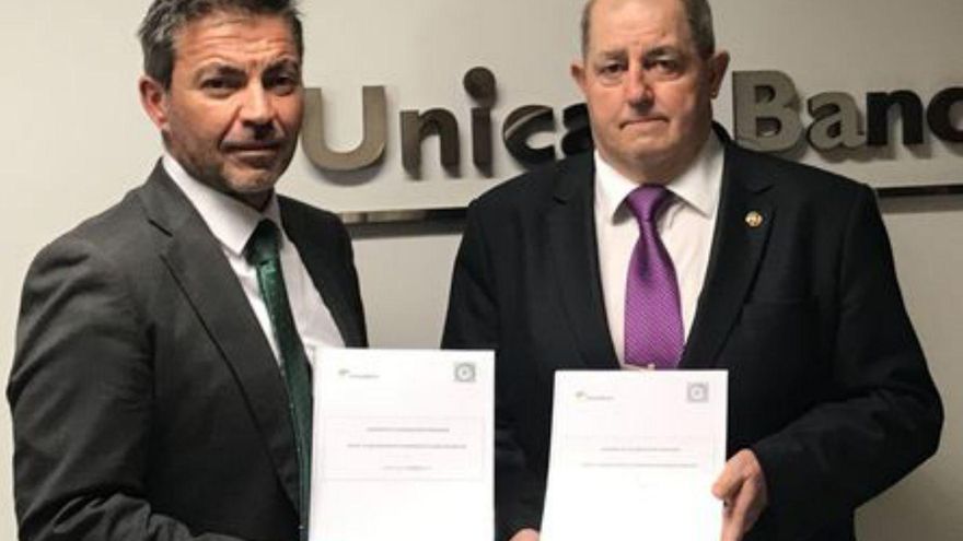 Unicaja Banco renueva su convenio con las hermandades de Gloria