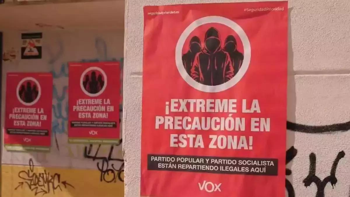 Cartel de Vox denunciado por PSOE, Hacemos y entidades sociales.