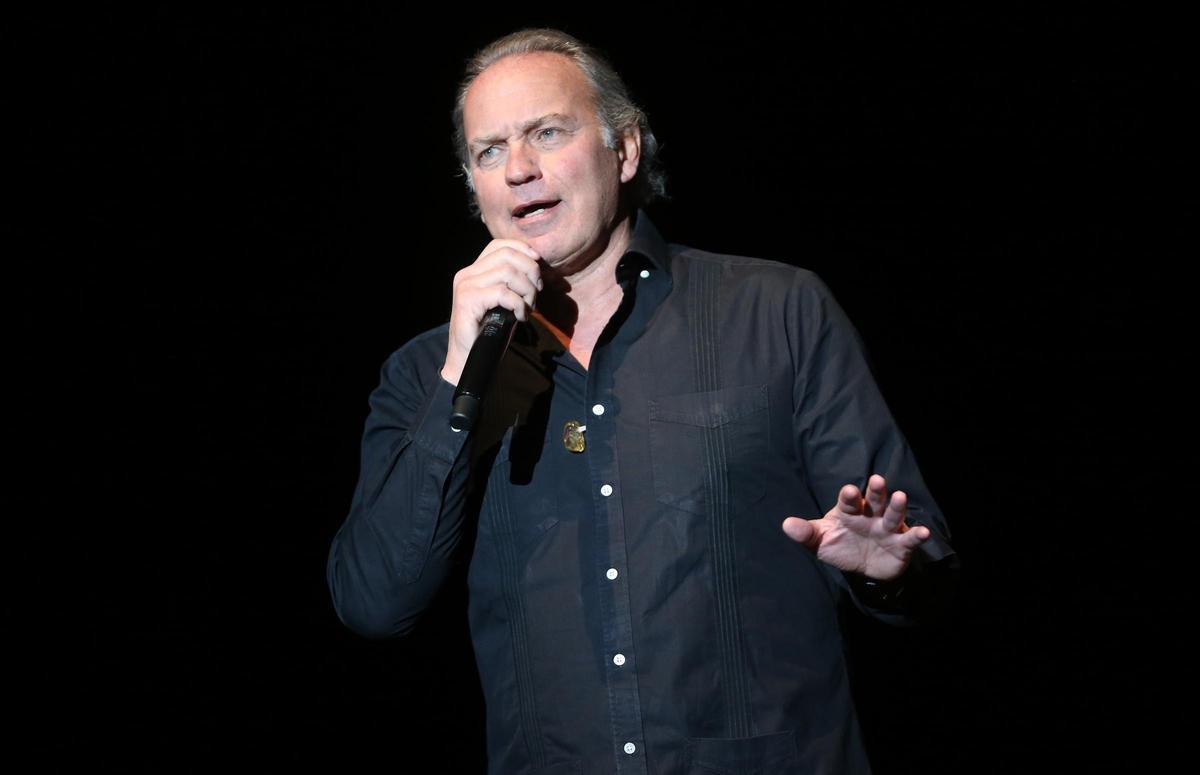 Bertín Osborne, mítico cantante español, durante uno de sus conciertos