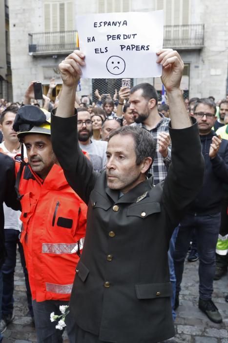 Concentració de rebuig de les actuacions policials de l'1-O a la plaça del Vi