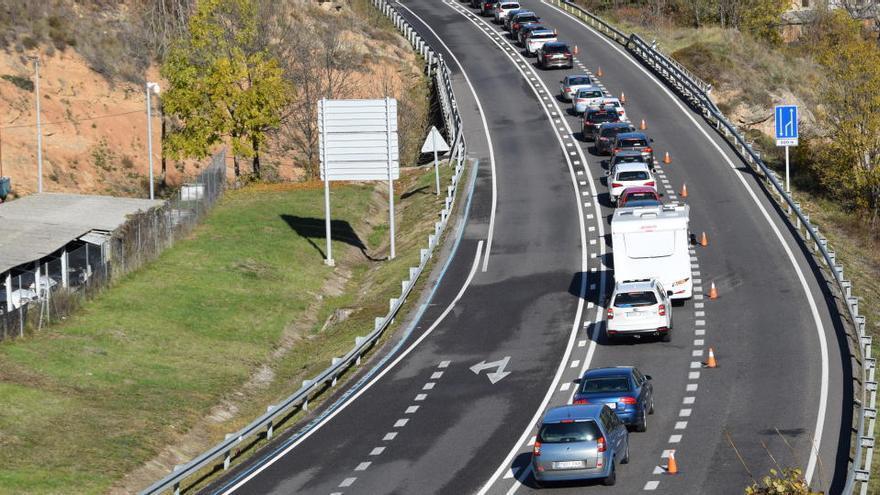 El trànsit s&#039;intensifica per l&#039;operació sortida: més de 13 quilòmetres de retencions a la C-16