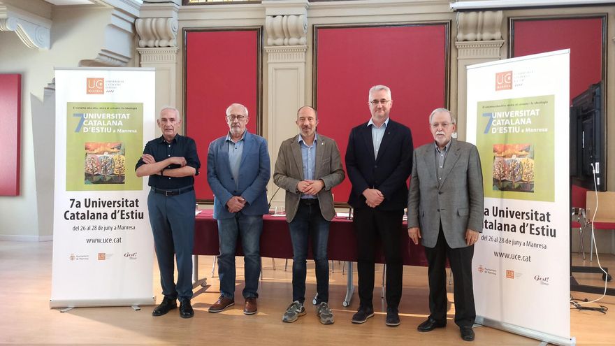 Josep Oliveras, Jordi Casassas, Marc Aloy, Joan Vila i Josep Maria Sala al paranimf del Peguera