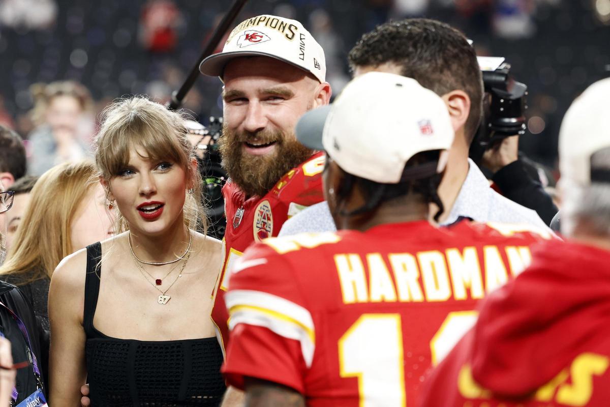 Taylor Swift y su novio, Travis Kelce, en la última Super Bowl.