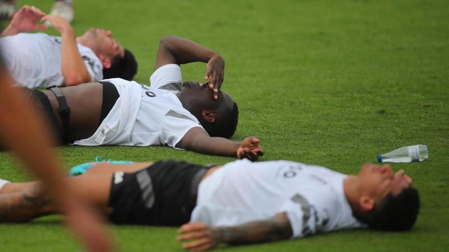 Mouctar Diakhaby, exhausto después del intenso entrenamiento físico.  f.calabuig