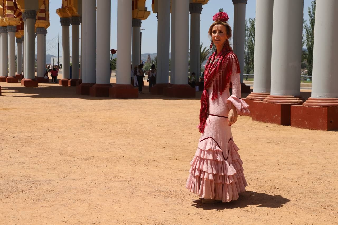 Trajes de gitana en el jueves de Feria