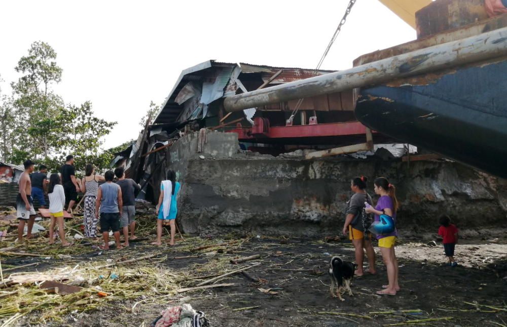 Al menos 16 muertos por el paso de un tifón en Filipinas