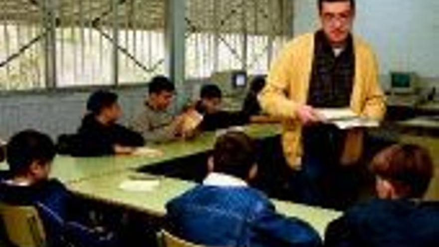 La Junta paga el sueldo a más de 500 profesores de Religión