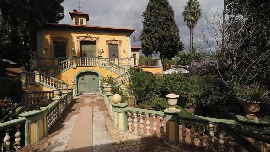 La Generalitat da tres días a los okupas para abandonar Villa Amparo