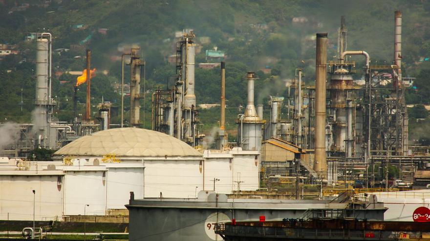 Panoràmica de la refineria de l’estatal Petróleos de Venezuela (PDVSA) a la ciutat de Puerto La Cruz.