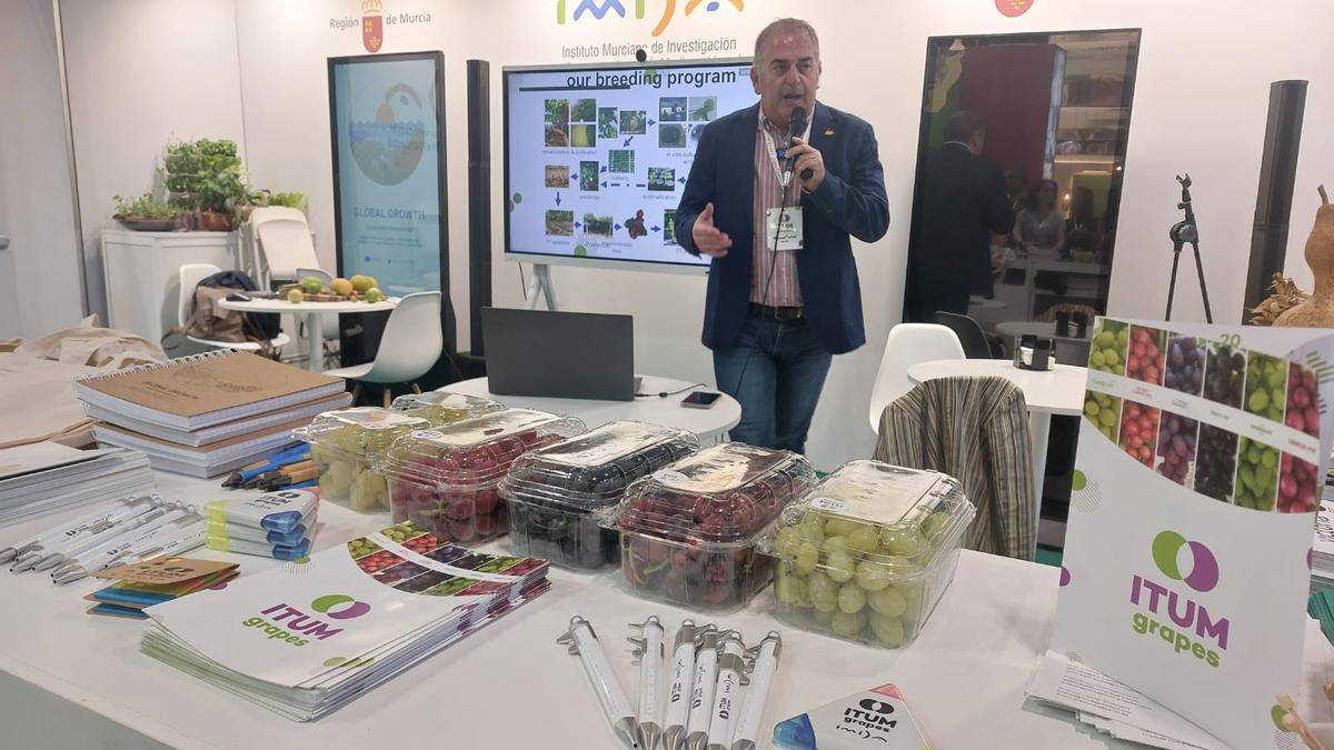 Presentaciones de las investigaciones del Imida en su stand de Fruit Attraction.