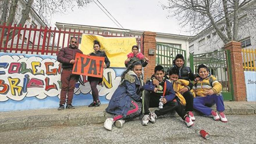 El colegio público Gabriel y Galán de Cáceres pasa los últimos diez días lectivos sin calefacción