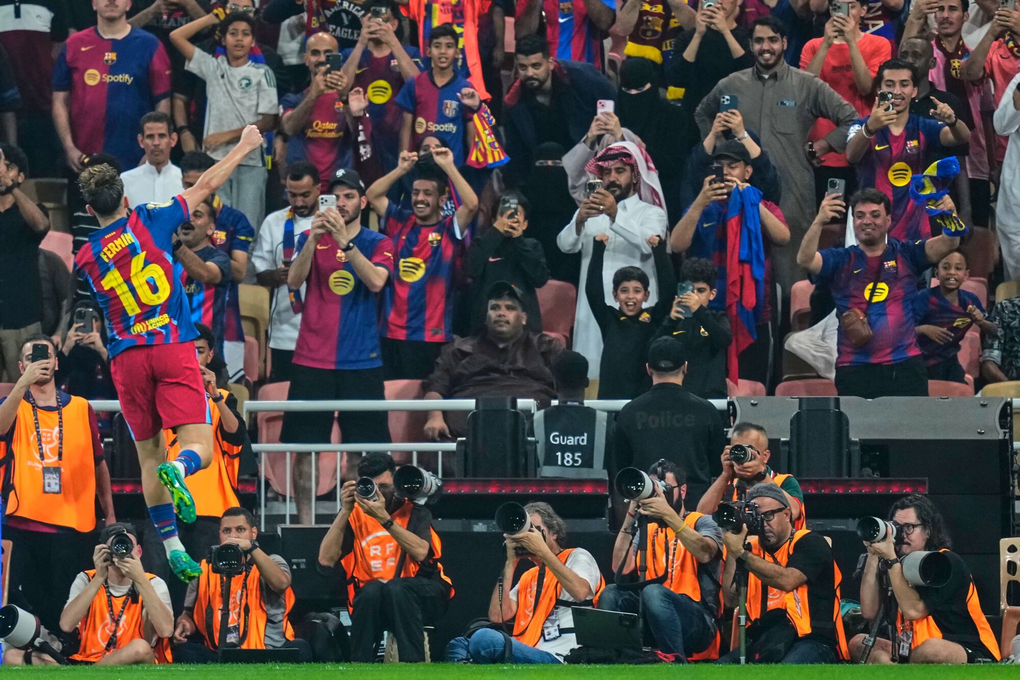 Fermín celebra su gol contra el Athletic en Yeda.
