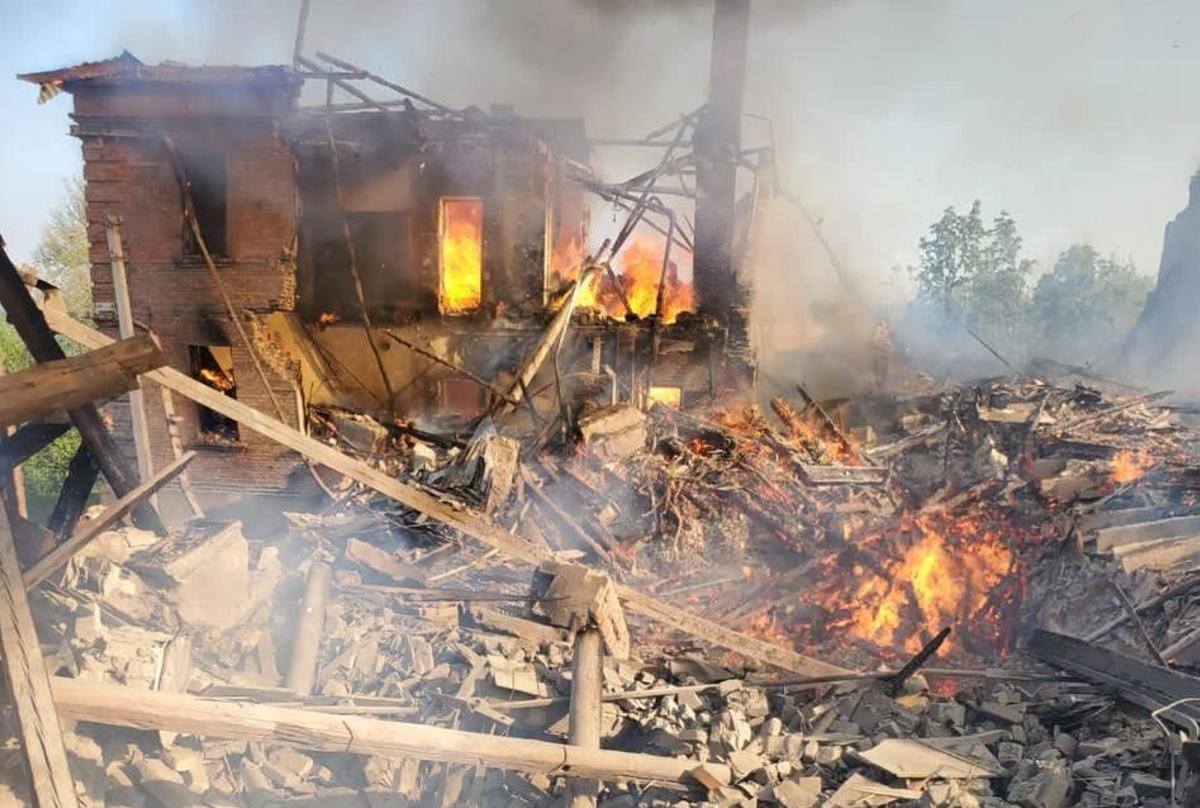 Una imagen de la escuela bombardeada en Lugansk.