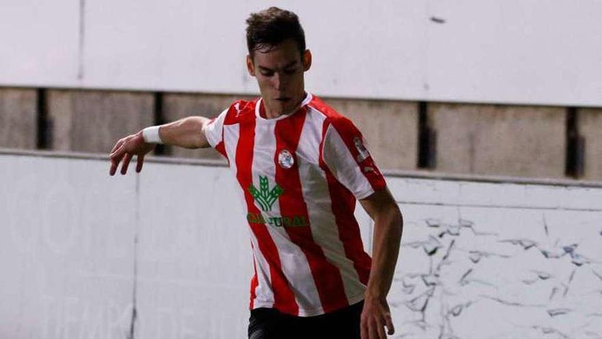 Tomás Calvo, en un partido con el Zamora CF.