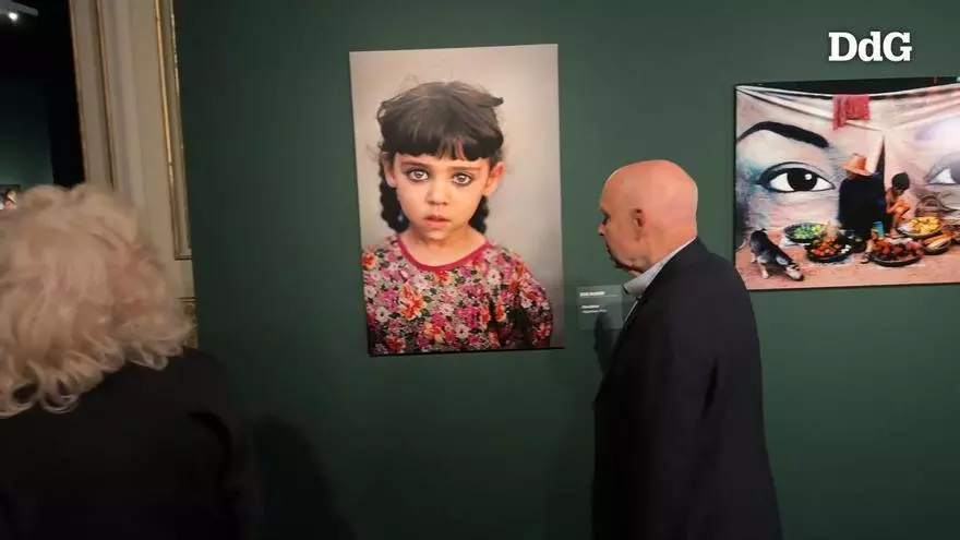 Vídeo: El prestigiós fotògraf Steve McCurry protagonitza una retrospectiva al Palau Martorell amb 150 obres de 40 anys de trajectòria