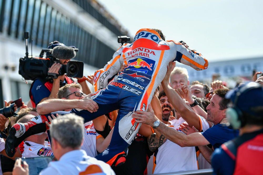 Marc Márquez impone su ley en Misano