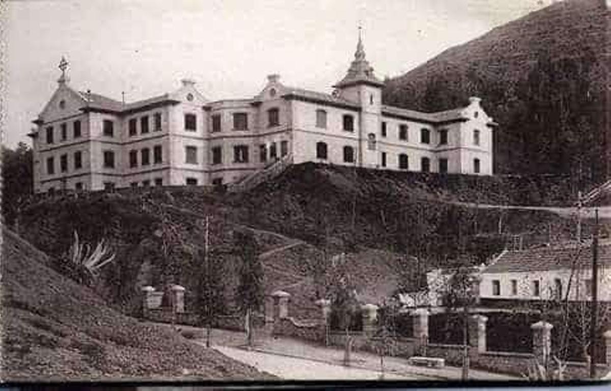 Panorámica del colegio, que se levantó en el monte Gibralfaro a mitad de los años veinte del siglo pasado.