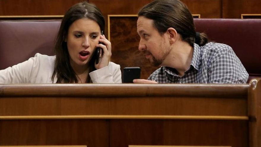 Iglesias y Montero salvan la crisis del chalet pero pierden apoyos