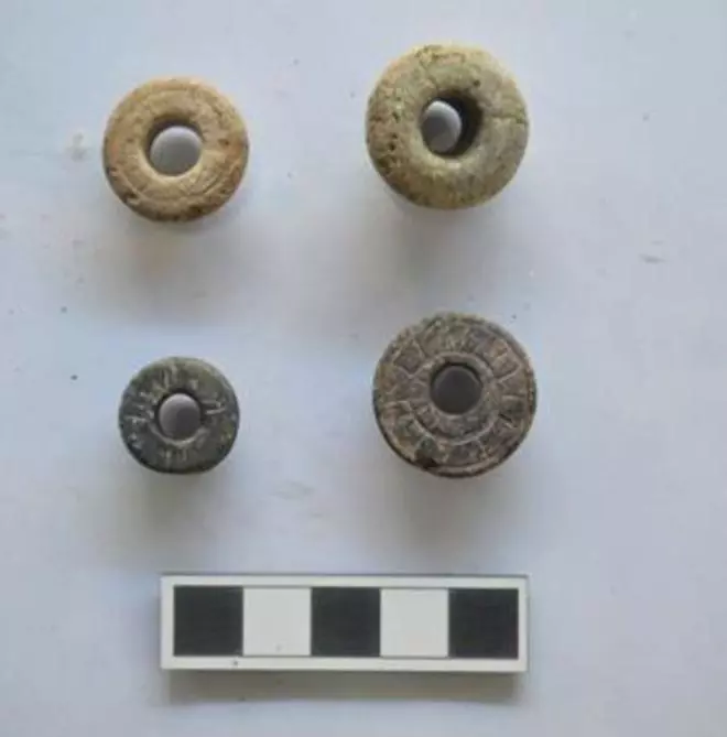 Descubiertos restos de una torre y de piezas cerámicas de los siglos IX o X en el monte Xalo