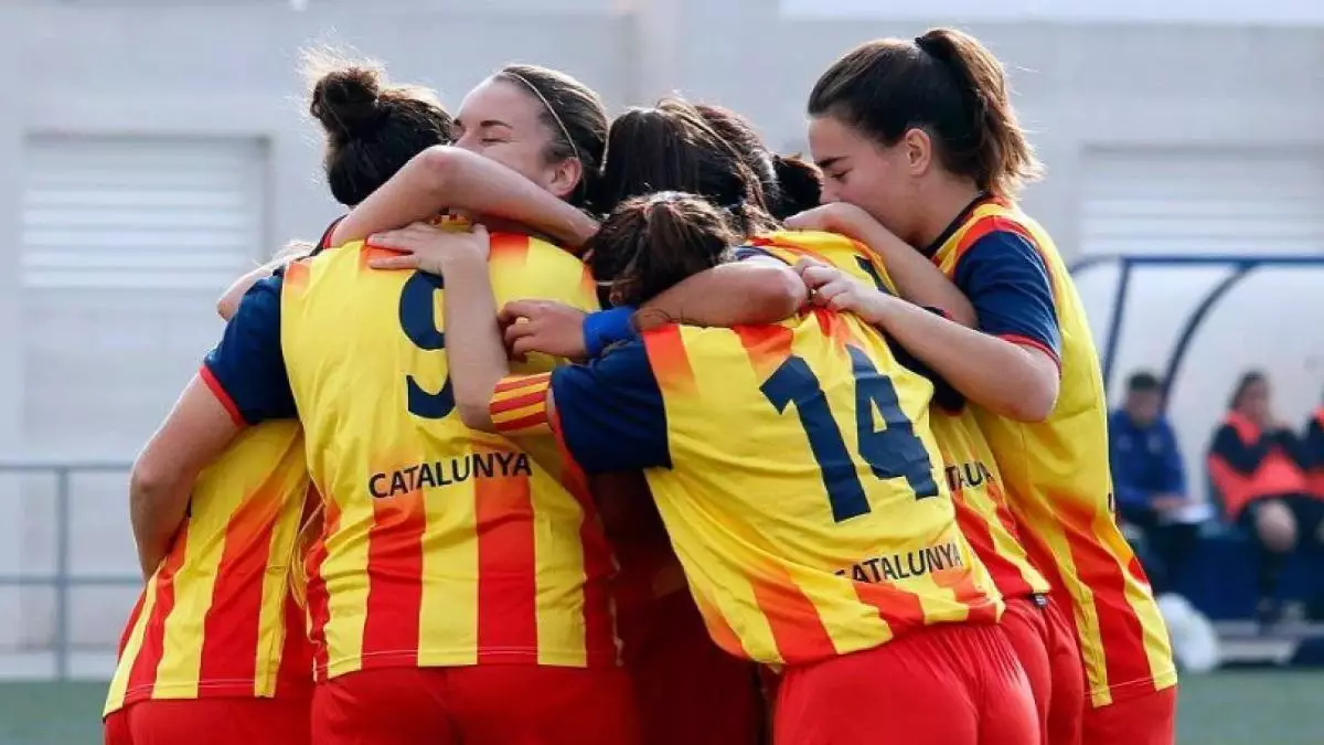El f迆tbol femenino crece exponencialmente en Catalunya