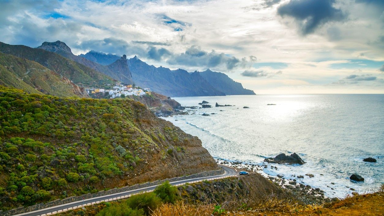 Es uno de los pueblos más bonitos para visitar en noviembre y viajar al verano otra vez