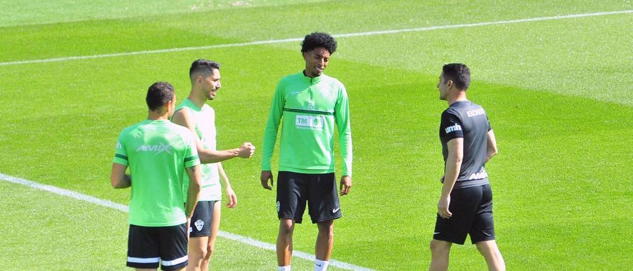 Francisco, junto a Mojica, Fidel y Gonzalo Verdú, durante el entrenamiento del pasado viernes