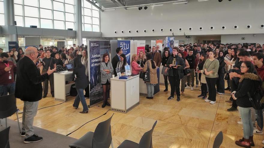 La Feria de Empleo de Distrito Digital en Alicante reúne a 550 jóvenes en busca de trabajo