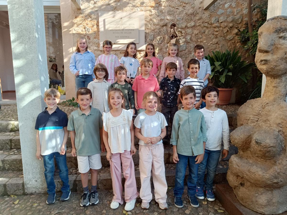 Personajes infantiles del Firó de Sóller.