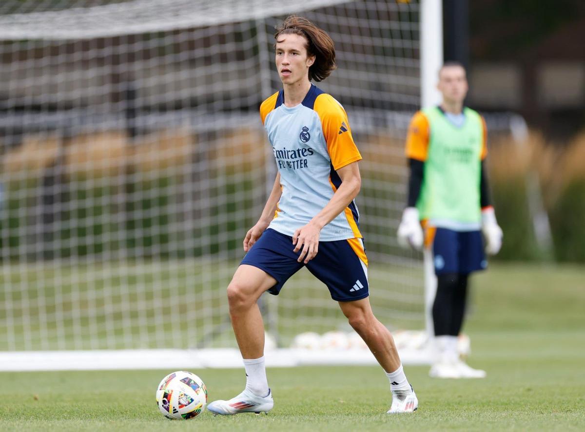 Joan Martínez, defensa central del Real Madrid