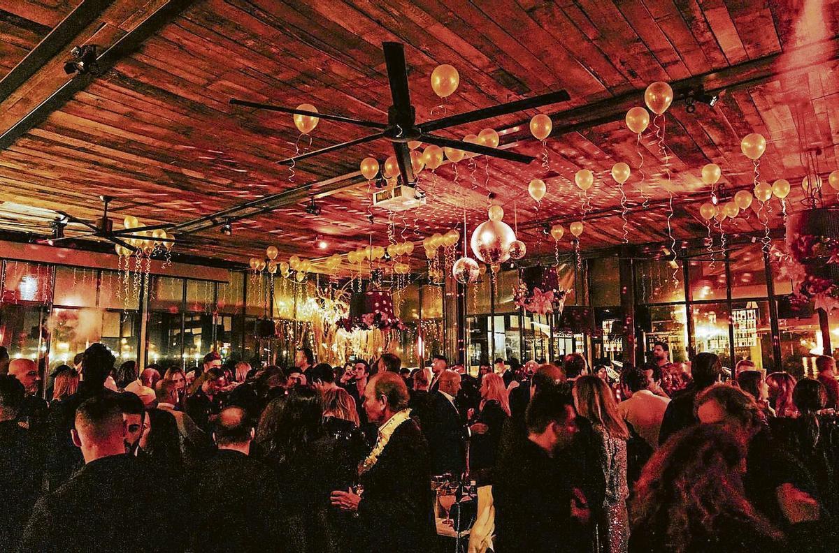 ROTO ofrece una cena de gala, uvas y una fiesta dirigida por Ángel Linde y Cristian Godoy para dar la bienvenida al nuevo año. | MARIO PINTA