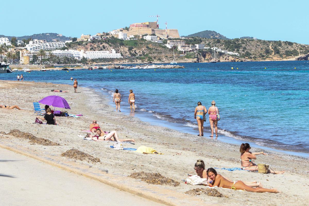 Intenso calor en Ibiza.