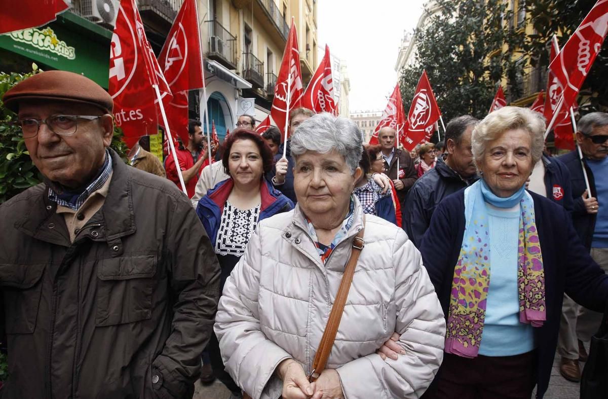 Unas 5.000 personas defienden en la calle la subida de las pensiones públicas