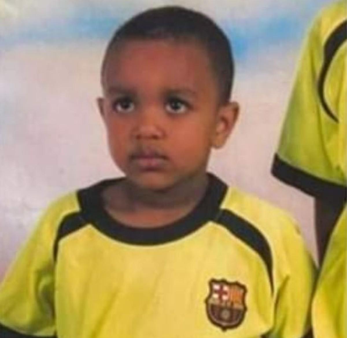 Alejandro Balde de pequeño con la camiseta del Barça