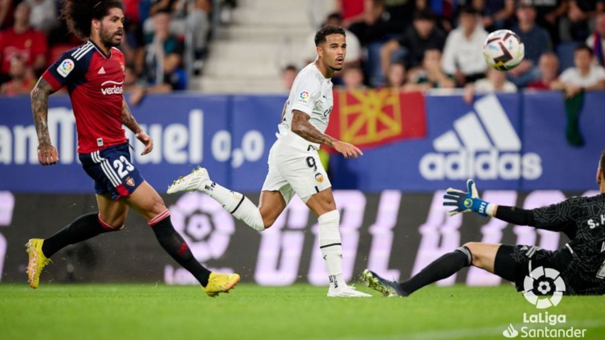 Osasuna - Valencia | El gol de Kluivert