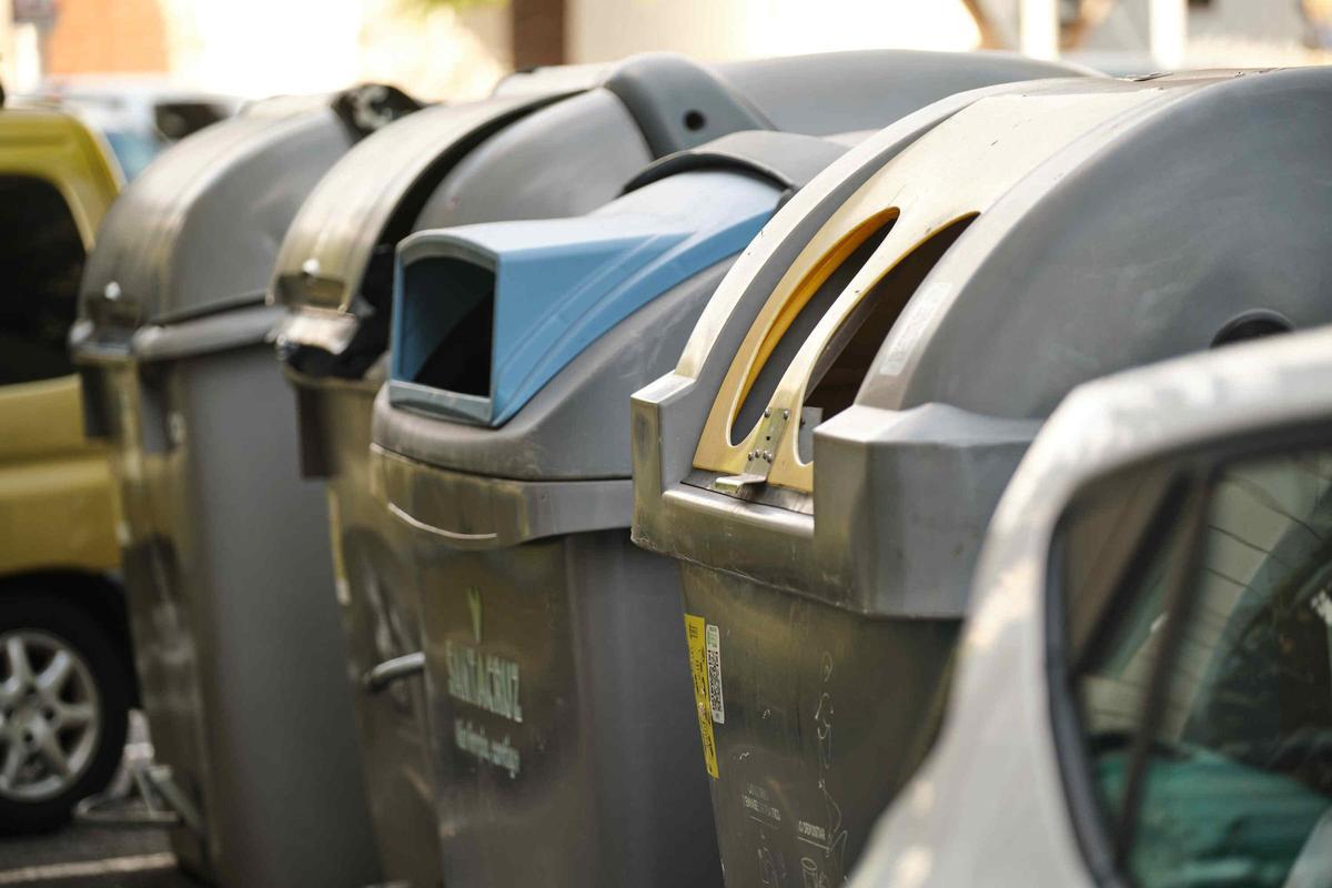 Contenedores de reciclaje en SantaCruz de Tenerife