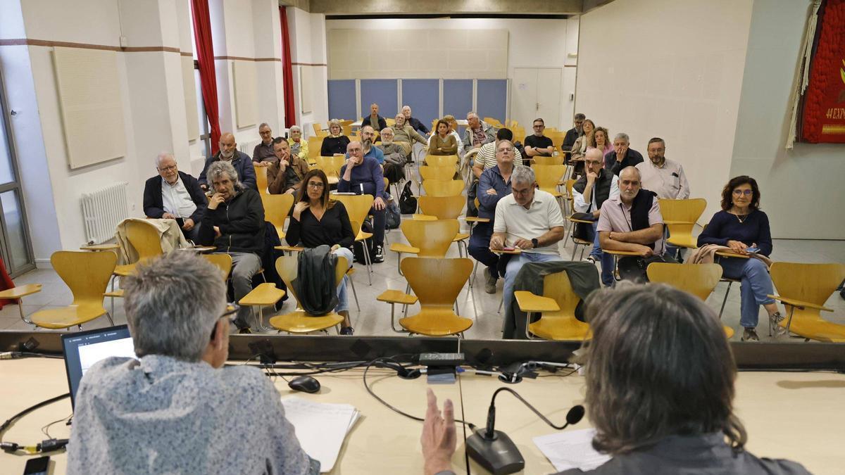 Veïns durant la sessió sobre plaça Catalunya a La Mercè.
