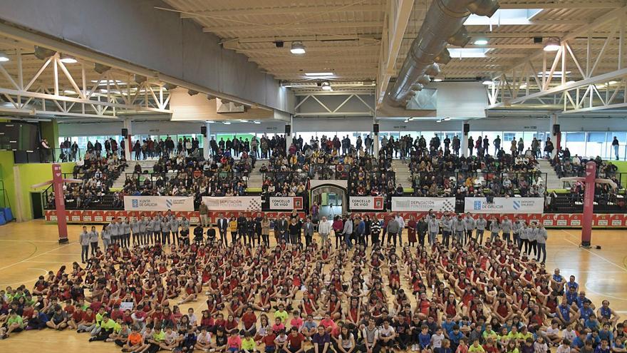 Última gran presentación multitudinaria del Seis do Nadal, celebrada en Navia en diciembre de 2019. | // EUGENIO ÁLVAREZ