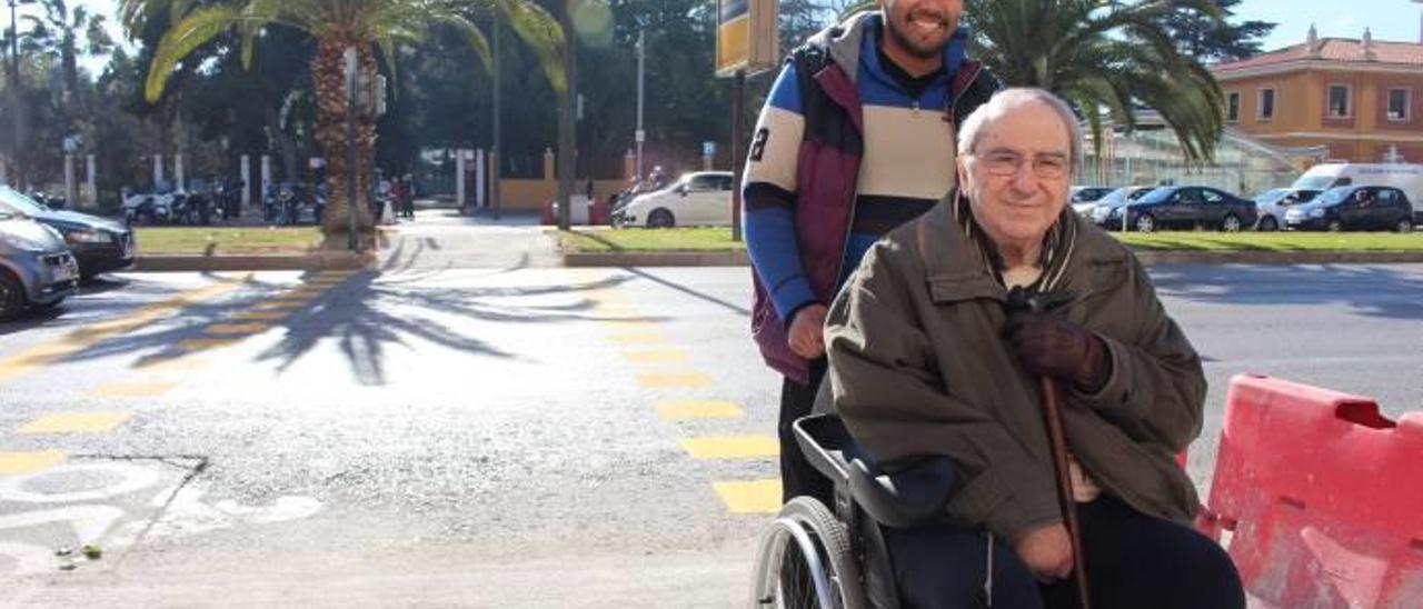 Joel y Fernando, junto al paso que les ha cambiado las rutinas para bien.