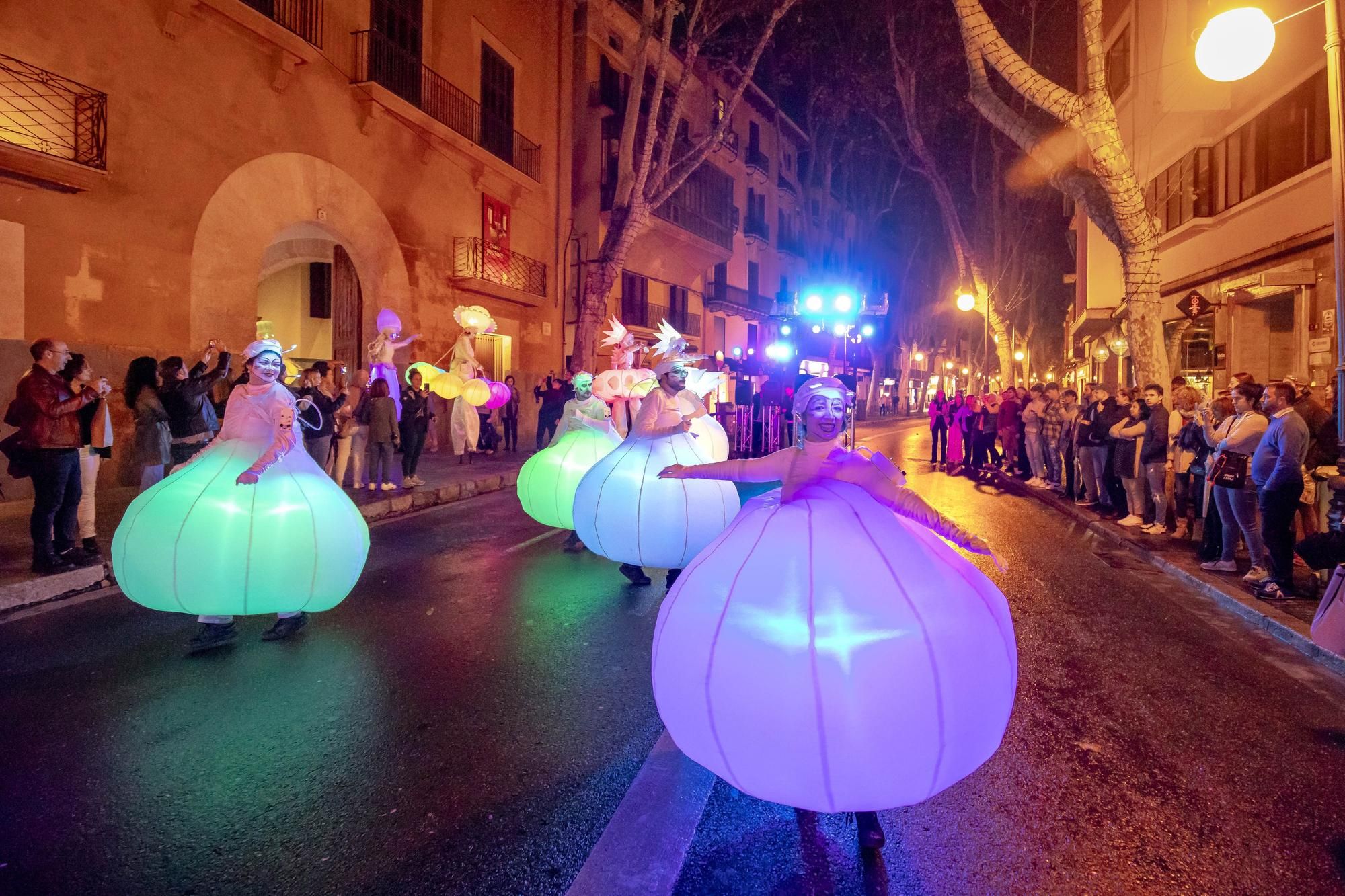 So bunt ist das vorweihnachtliche Lichterspektakel in Palma de Mallorca