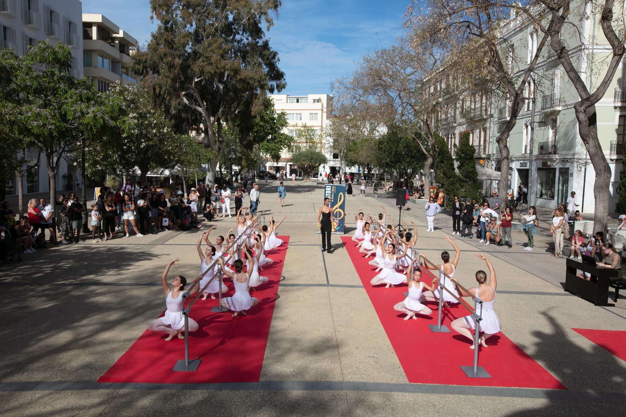 La danza sale a la calle en Ibiza