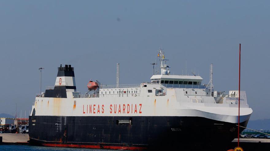 El buque Galicia en el puerto de Vigo. // R. Grobas